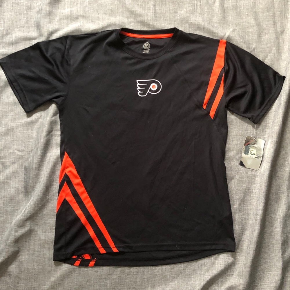NWT Flyers T-Shirt